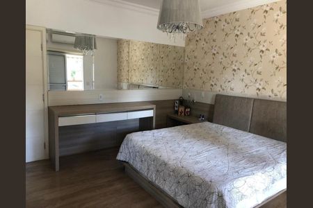 Casa de condomínio à venda com 402m², 4 quartos e 1 vaga