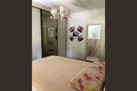 Casa de condomínio à venda com 402m², 4 quartos e 1 vaga