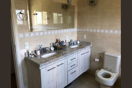 Casa de condomínio à venda com 402m², 4 quartos e 1 vaga