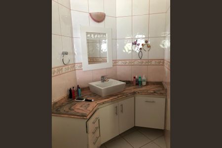 Casa de condomínio à venda com 402m², 4 quartos e 1 vaga