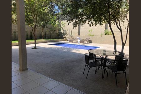 Casa de condomínio à venda com 402m², 4 quartos e 1 vaga