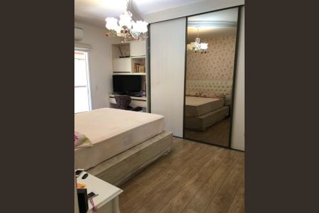 Casa de condomínio à venda com 402m², 4 quartos e 1 vaga