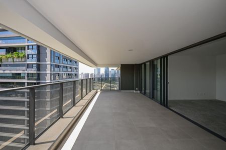 Apartamento à venda com 265m², 4 quartos e 4 vagasVaranda 1