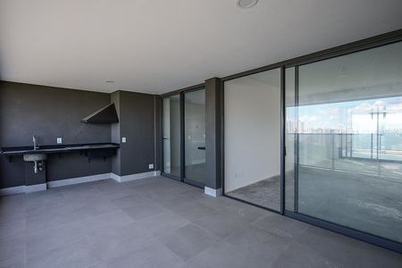 Apartamento à venda com 265m², 4 quartos e 4 vagasVaranda 2