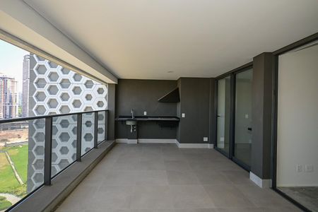 Apartamento à venda com 265m², 4 quartos e 4 vagasVaranda 2