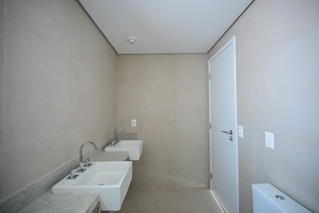 Apartamento à venda com 265m², 4 quartos e 4 vagasBanheiro da Suíte  3