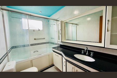 Apartamento para alugar com 184m², 3 quartos e 5 vagas