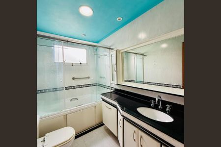 Apartamento para alugar com 184m², 3 quartos e 5 vagas