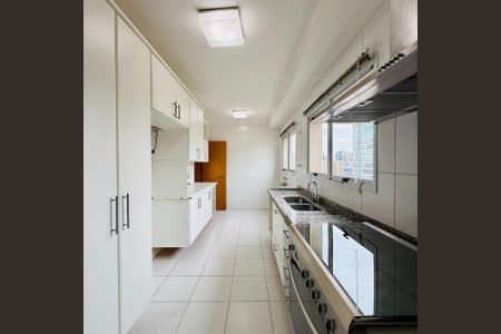 Apartamento para alugar com 184m², 3 quartos e 5 vagas