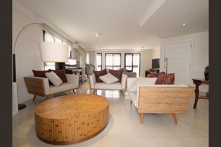 Apartamento para alugar com 220m², 3 quartos e 4 vagasSala