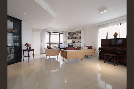 Apartamento para alugar com 220m², 3 quartos e 4 vagasSala