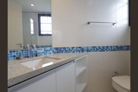 Apartamento para alugar com 220m², 3 quartos e 4 vagasBanheiro da Suíte 1