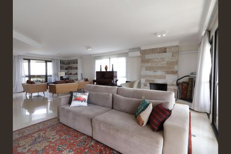 Apartamento para alugar com 220m², 3 quartos e 4 vagasSala