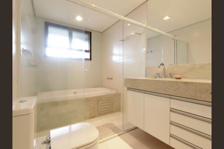 Apartamento para alugar com 220m², 3 quartos e 4 vagasBanheiro da Suíte 3