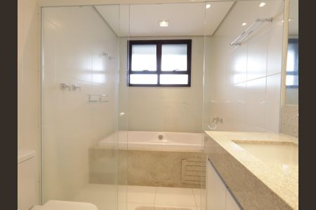 Apartamento para alugar com 220m², 3 quartos e 4 vagasBanheiro da Suíte 3