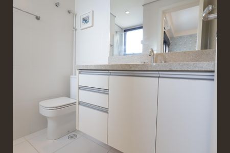 Apartamento para alugar com 220m², 3 quartos e 4 vagasBanheiro da Suíte 2