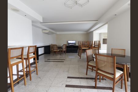 Apartamento para alugar com 220m², 3 quartos e 4 vagasÁrea comum - Salão de festas