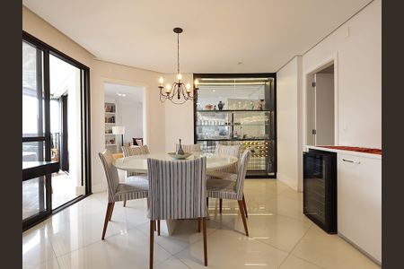 Apartamento para alugar com 220m², 3 quartos e 4 vagasCopa