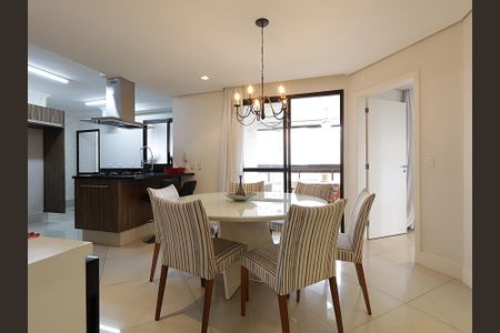 Apartamento para alugar com 220m², 3 quartos e 4 vagasCopa