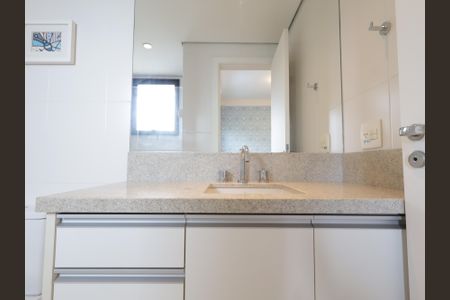 Apartamento para alugar com 220m², 3 quartos e 4 vagasBanheiro da Suíte 2