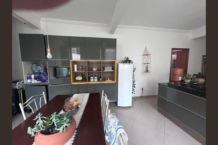 Casa à venda com 800m², 6 quartos e 2 vagasSala/Cozinha