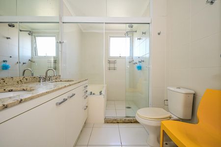 Apartamento à venda com 222m², 4 quartos e 4 vagasBanheiro Suíte  4