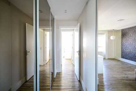 Apartamento à venda com 222m², 4 quartos e 4 vagasArmário da Suíte  4