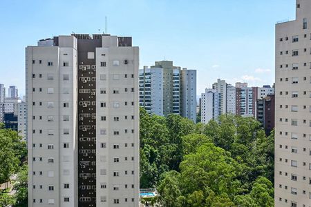 Apartamento à venda com 222m², 4 quartos e 4 vagasVista da Suíte 2