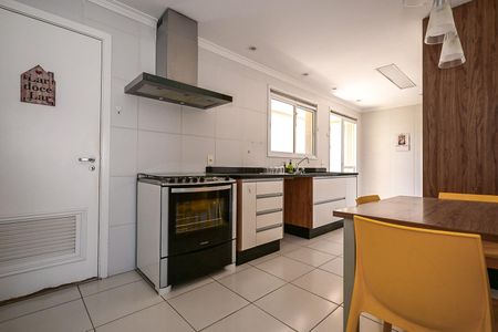 Apartamento à venda com 222m², 4 quartos e 4 vagasCozinha