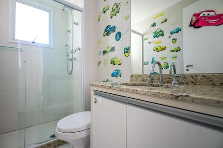 Apartamento à venda com 222m², 4 quartos e 4 vagasBanheiro Suíte 2