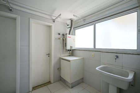 Apartamento à venda com 222m², 4 quartos e 4 vagasÁrea de Serviço 