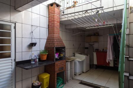 Casa à venda com 250m², 3 quartos e 2 vagasÁrea de Serviço