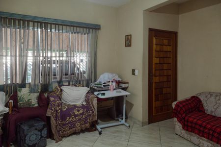 Casa à venda com 250m², 3 quartos e 2 vagasSala