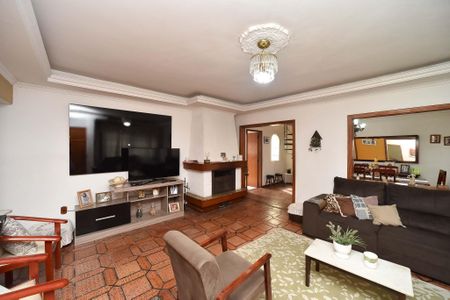 Casa para alugar com 220m², 6 quartos e 10 vagasSala