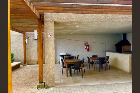 Apartamento para alugar com 55m², 2 quartos e 1 vagaÁrea comum - Churrasqueira