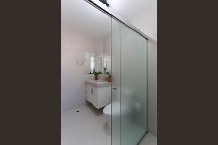 Apartamento à venda com 110m², 2 quartos e sem vaga Apartamento à venda com 110m², 2 quartos e sem vagaBanheiro