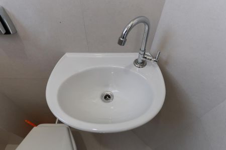 Apartamento à venda com 110m², 2 quartos e sem vaga Apartamento à venda com 110m², 2 quartos e sem vagaBanheiro de serviço