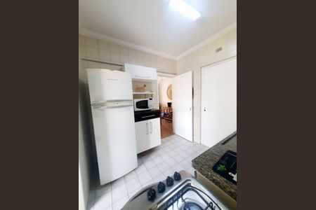 Cozinha de apartamento à venda com 2 quartos, 72m² em Taquaral, Campinas