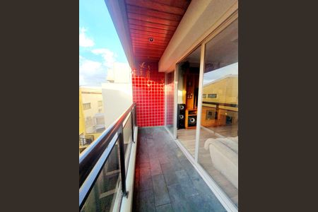 Apartamento à venda com 72m², 2 quartos e 1 vaga Apartamento à venda com 72m², 2 quartos e 1 vagaVaranda