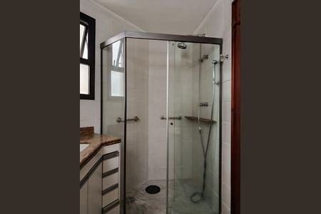 Apartamento à venda com 217m², 4 quartos e 3 vagasBanheiro social