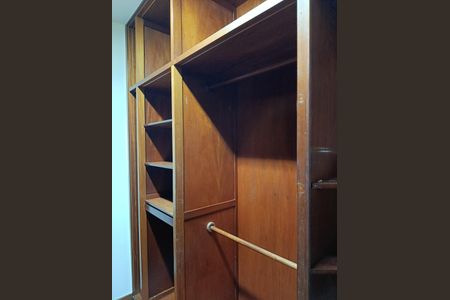 Apartamento à venda com 217m², 4 quartos e 3 vagasCloset da Suíte