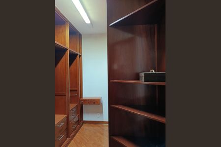 Apartamento à venda com 217m², 4 quartos e 3 vagasSuíte