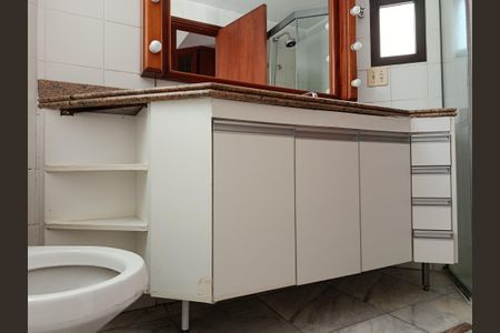 Apartamento à venda com 217m², 4 quartos e 3 vagasBanheiro da Suíte