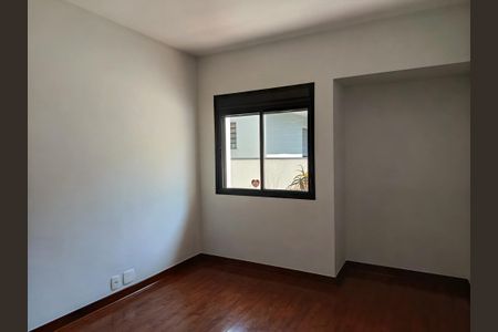 Apartamento à venda com 217m², 4 quartos e 3 vagasQuarto 2