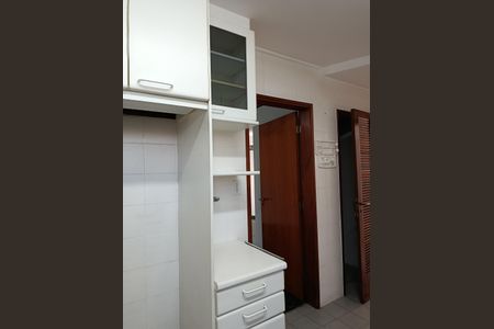Apartamento à venda com 217m², 4 quartos e 3 vagasCozinha