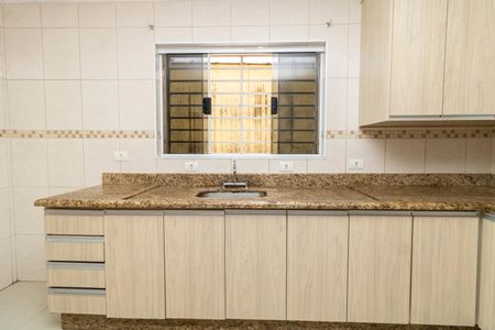 Casa para alugar com 180m², 2 quartos e 2 vagas Casa para alugar com 180m², 2 quartos e 2 vagasCozinha