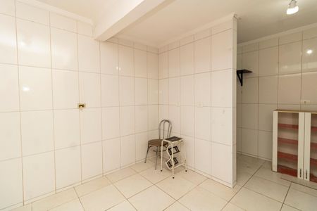 Casa para alugar com 180m², 2 quartos e 2 vagas Casa para alugar com 180m², 2 quartos e 2 vagasQuarto de Serviço