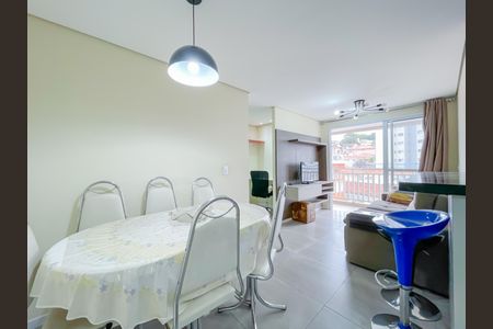 Sala de apartamento para alugar com 2 quartos, 60m² em Km 18, Osasco