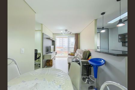 Sala de apartamento para alugar com 2 quartos, 60m² em Km 18, Osasco