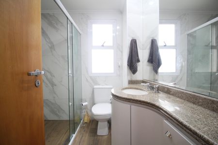 Apartamento para alugar com 114m², 3 quartos e 2 vagasBanheiro suíte 